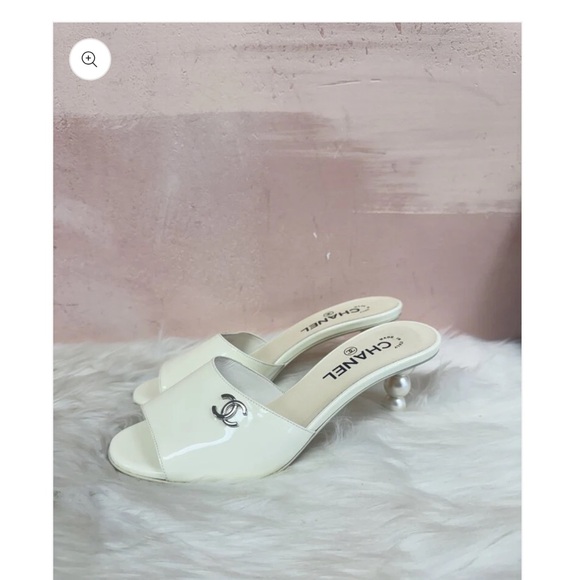 Chanel Ivory Pearl Heel Mules - Picture 4 of 8